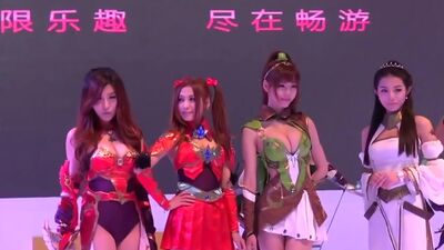 Fresh Japanese cosplayers give downblouse view