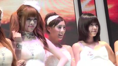 Fresh Japanese cosplayers give downblouse view