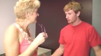 Hot Wife Tracy Over 40 MILF Blowjob