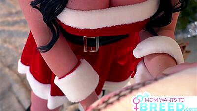 Jennifer White to Stepson, "Look at that, We're both under the Breeding MistleToe" - S4:E1