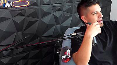 Podcast gets out of control, blowjob, deep throat and a lot of cum live -Sara Blonde and Crispasquel