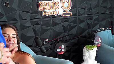 Podcast gets out of control, blowjob, deep throat and a lot of cum live -Sara Blonde and Crispasquel