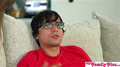 "My stepbrother just came inside of me" Andi Rose tells friend - S27:E4