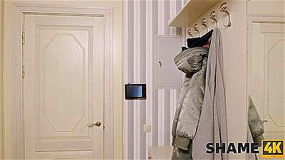 SHAME4K. He seduced and owned stepmom's friend with curly-hair Tanya Foxxx