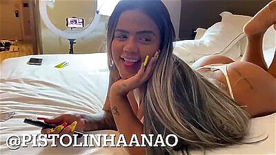 Lays Peace sucking Anao's dick a lot, the naughty girl did the best deep throat