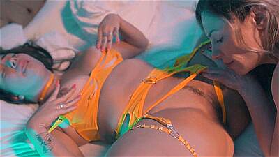 Hot Brunette made me Cum Deliciously