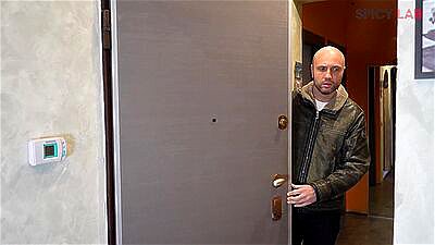 Slutty napolitan milf surprised and anal fucked while she play with big cock Tantaly