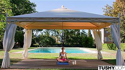 TUSHY Reformed Bad Girl Kelly Get Bored Being Good