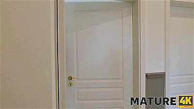 MATURE4K. Moms Twisted Game