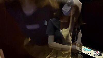 [Private video] Creampie sex for a hot married woman in a japanese manga café where we can't speak