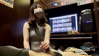 [Private video] Creampie sex for a hot married woman in a japanese manga café where we can't speak