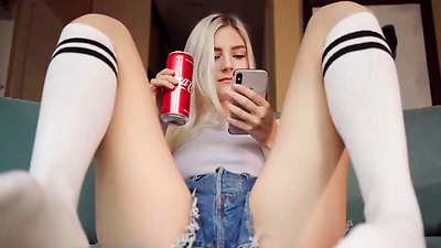 Pink Pussy Tastes so Sweet to Eva Elfie