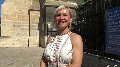 Kim, 41 years old, a milf fond of sodomy