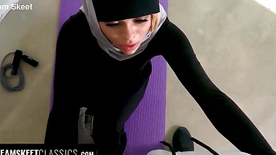Fit Muslim Girl With Hijab Shows Her Horny Instructor What She Hides Under Her Dress