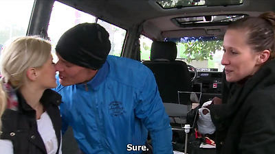 Swinger Party In The Car - Samantha Bee