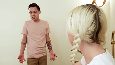 Roomie Issues with Britt Blair, Rissa May, Juan Loco