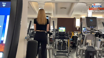 Fuck with a stranger in the gym