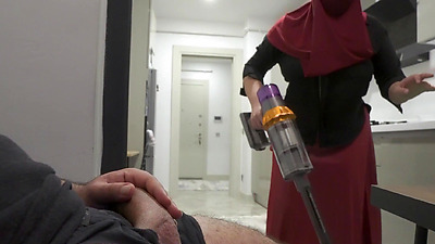 MAID CATCHES MAN JERKING OFF