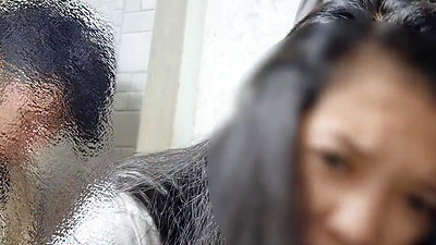 Pinay Pinasok ng kapitbahay sa C.R, Quickie Sex in bathroom SOBRANG BITIN. NagDuG0 sa Laki!