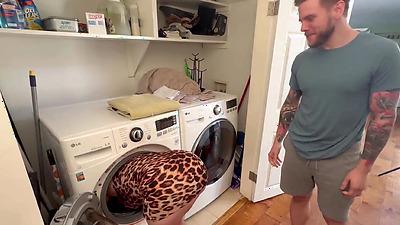 I Fuck My Big Arse MILF Stepmom Stuck in the Washer! Steve Rickz