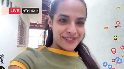 We turned on the live without him knowing and we fucked hot live (Subtitled in English)