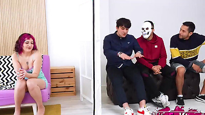 Young Mei can even take 3 rookie dudes. She's about to teach 'em a lesson!