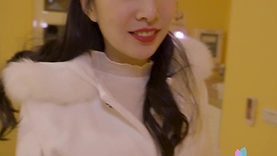 POV Date With Smoking Hot Brunette Chick, Jiaxin