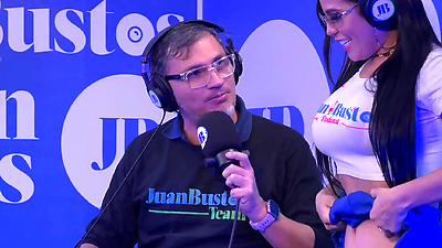 Violet Lover breaks her cumming record with the vibrating machine on Juan Bustos Podcast