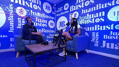 Violet Lover breaks her cumming record with the vibrating machine on Juan Bustos Podcast