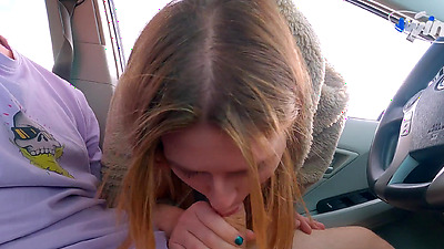 Generous Woman Passerby Helps Needy Driver With His Big Problem