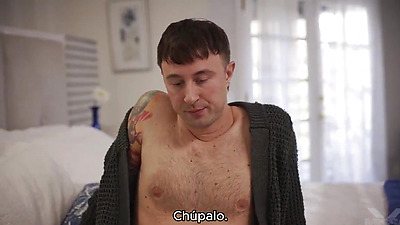 Milf gently sucks and enjoys fucking. Spanish sub