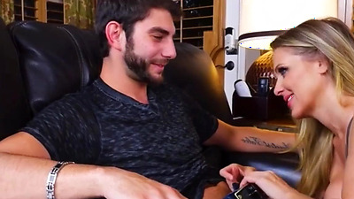 Mumm services Nate’s mighty big dick