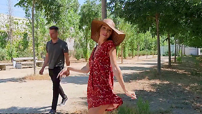 REALITY KINGS - Alberto Gets A Big Boner When He Realizes That Influencer Mary Popiense Wears No Underwear