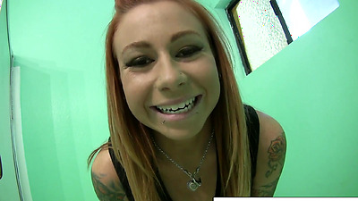 Sexy Scarlett Pain plays with her camera