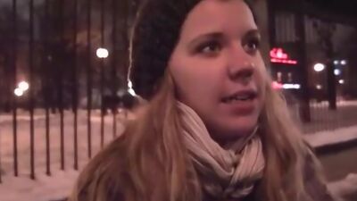 Tits show and blowjob in a cafe