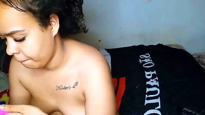 HOT LITTLE WHORE FULL OF HORNY PLAYING WITH HER PUSSY CUMS TASTY WITH HER TOYS