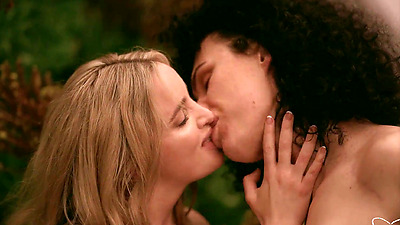 Trans Nympho Danika Keep Fucks Gorgeous Blonde Charlie Forde!