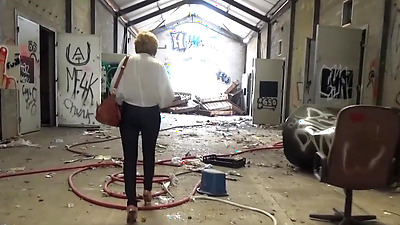 INXESSE RADICAL ENGLANDS MILF IS WALKING AROUND A WAREHOUSE NAKED IN HEELS!