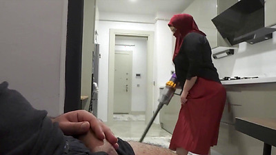 MAID CATCHES MAN JERKING OFF TURKYE