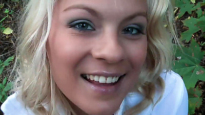 GORGEOUS YOUNG BLONDE BLOWS BUBBLE GUM AND SWALLOWS CUM FROM STRANGER IN THE PARK
