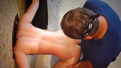 Gorgeous Teen Spreads Her Legs To Get It On With Everyone In The Club