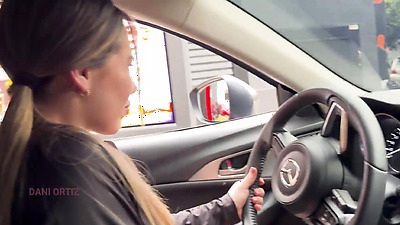 Dani Ortiz drives her car while her pussy vibrates