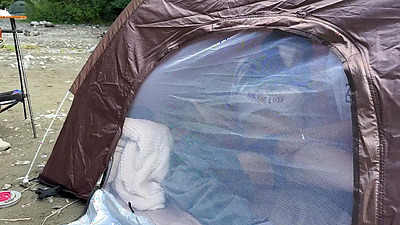 [Public] Japanese amateur college babe fucks in a tent while holding back her voice while camping