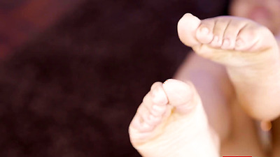 Vero Aguas, short Mexican chick, passes casting for inkaPorn and proves to be very nymphomaniac