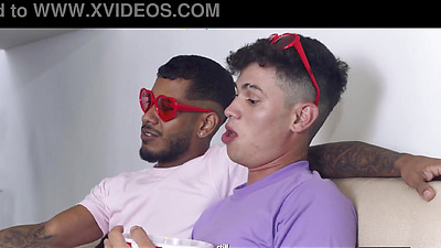 Super big booty ebony from Colombia fucks 2 gay best friends