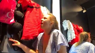 Anal Squirt in the public