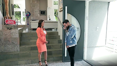 Busty MILF Alexis Fawx Secures House Sale By Fucking Her Client And Getting Covered In Cum