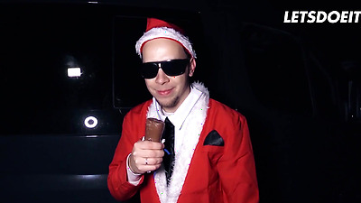 Miss Claus Lullu Gun Fucks Lucky Santa In The Backseat - LETSDOEIT