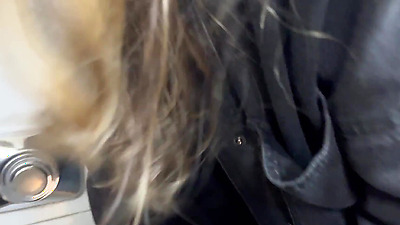 Public lesbian sex in amusement park (real)