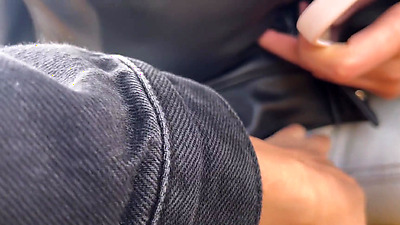 Public lesbian sex in amusement park (real)